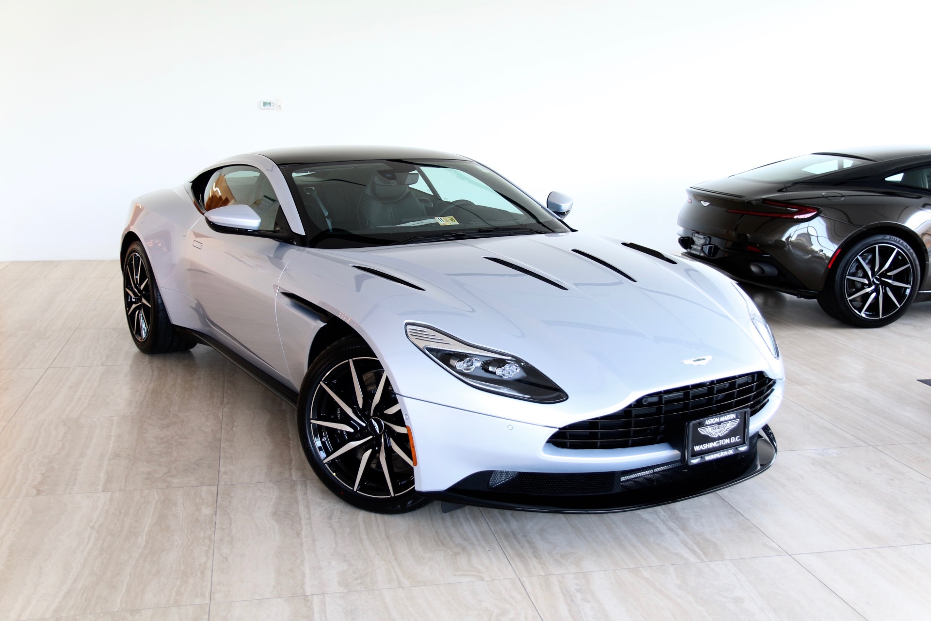 New 2018 Aston Martin DB11 V12 | Vienna, VA