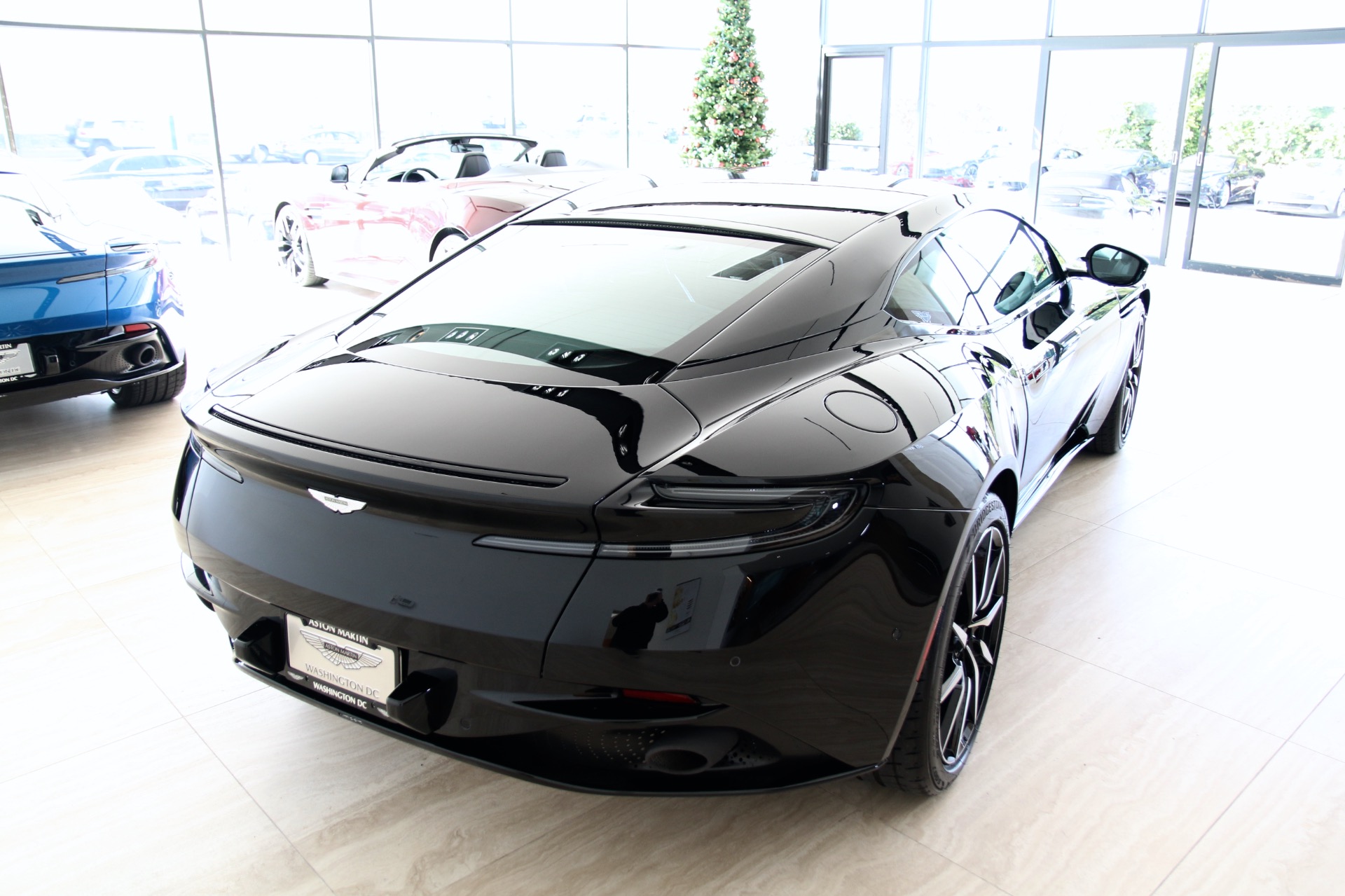 2018 aston martin db11
