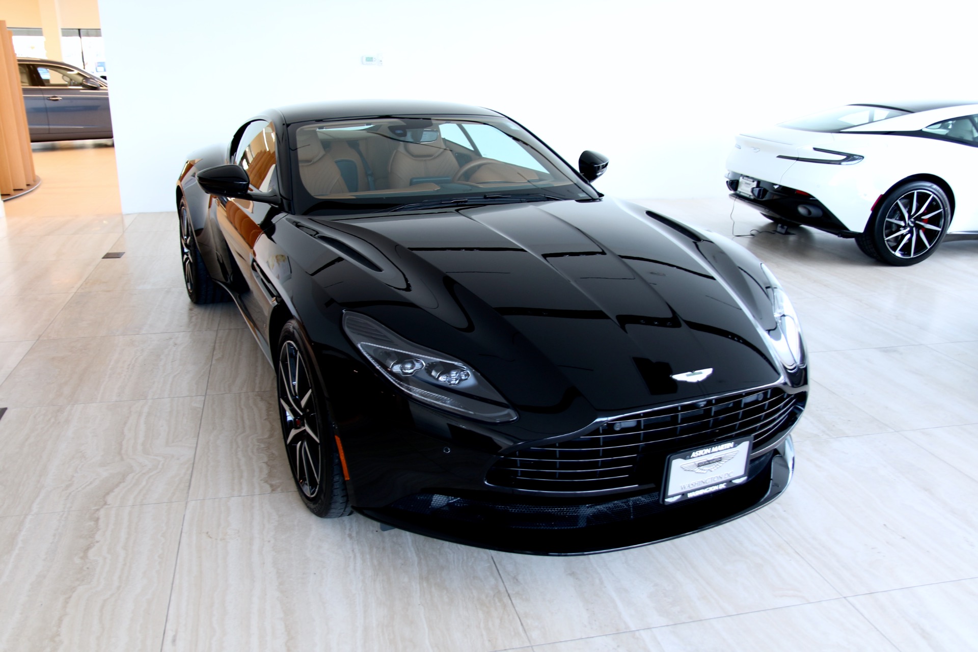 2018 aston martin db11 v8 stock # 8l04040 for sale near vienna, va