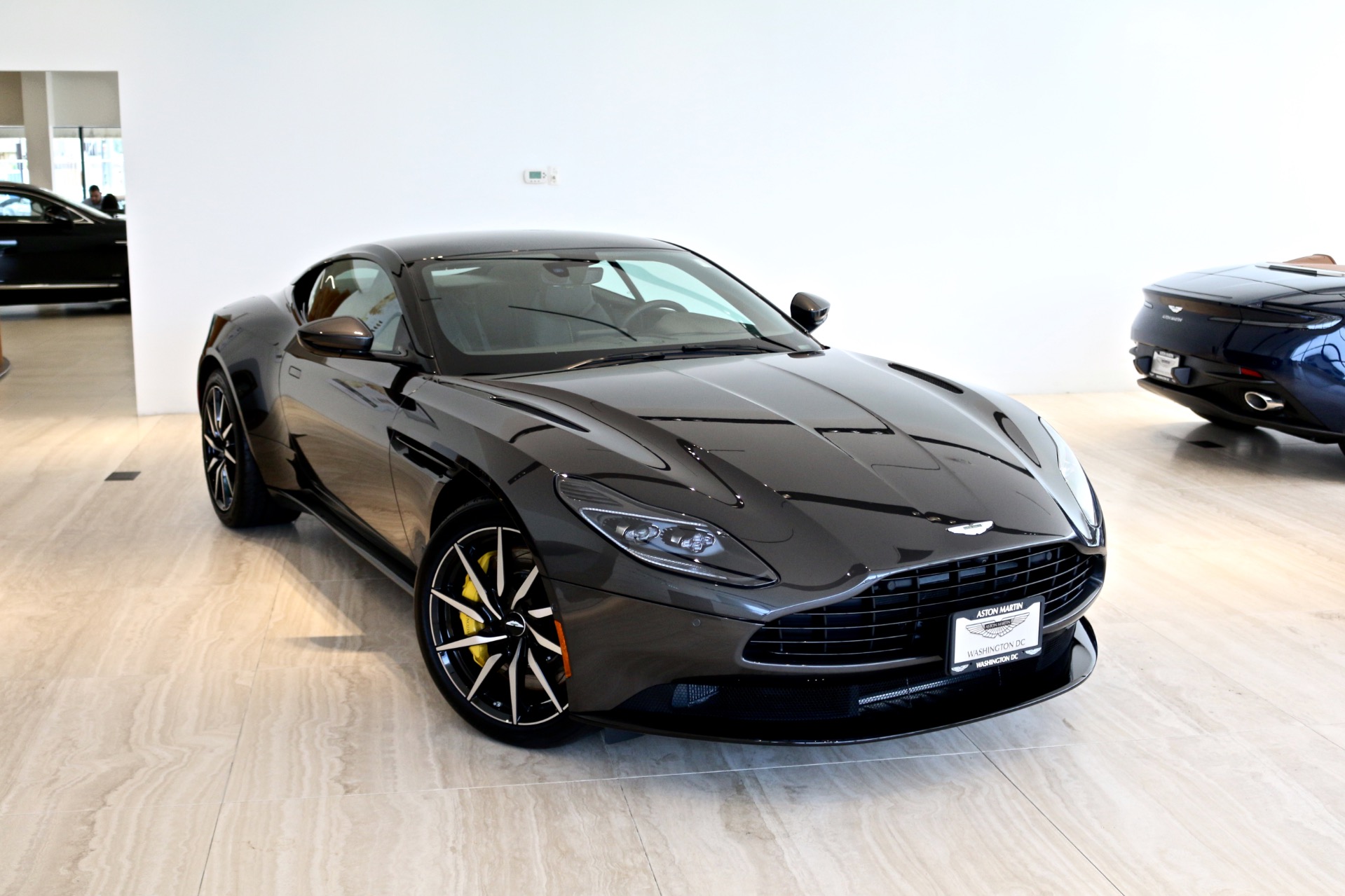 2018 aston martin db11 v8 stock # 8l04039 for sale near vienna, va