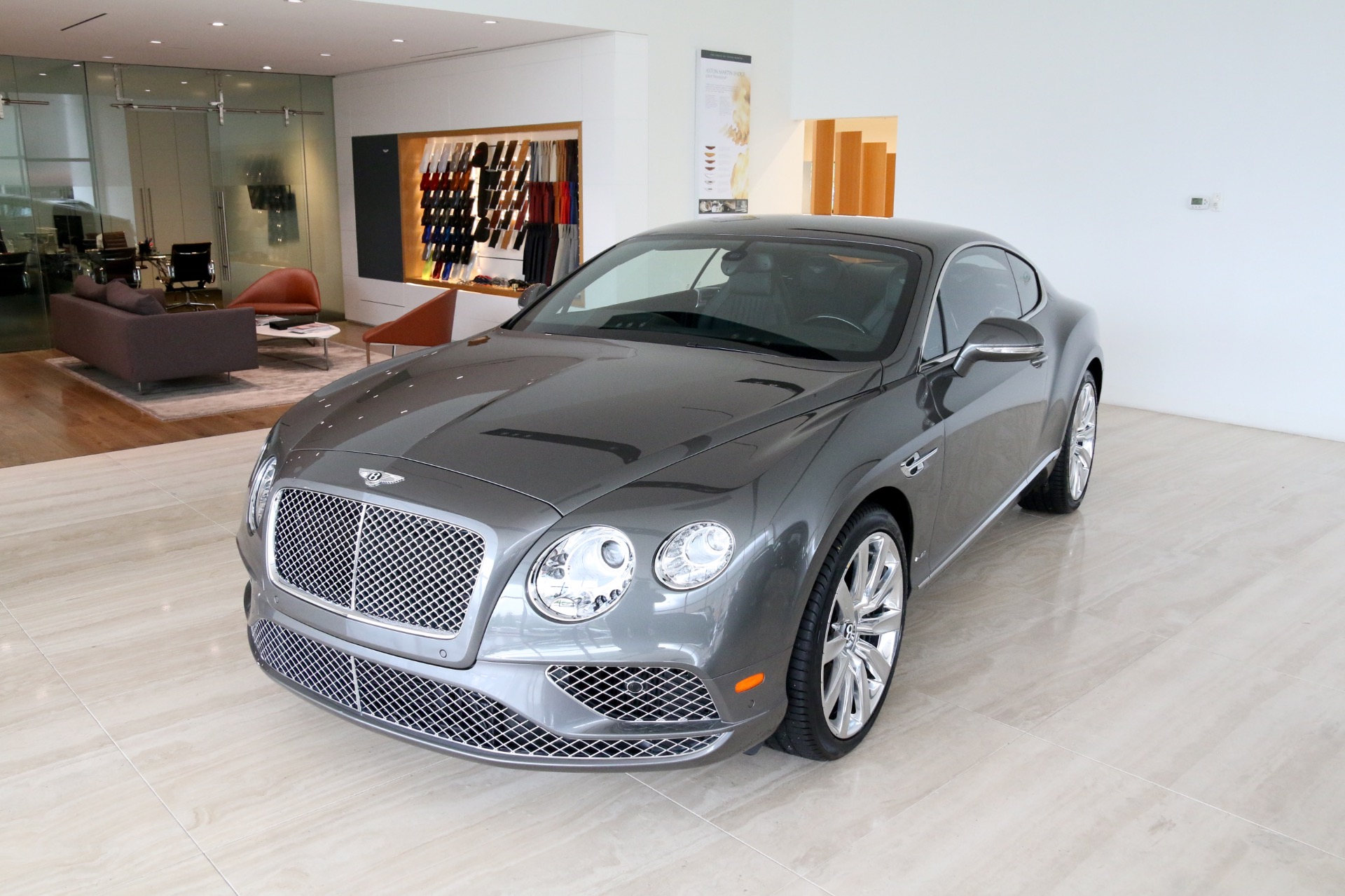 Авто за 4 миллиона. Красивые машины до 2 млн. Бугатти 1000000. Rolls royce джастина бибера. Бугатти 2010 москва.