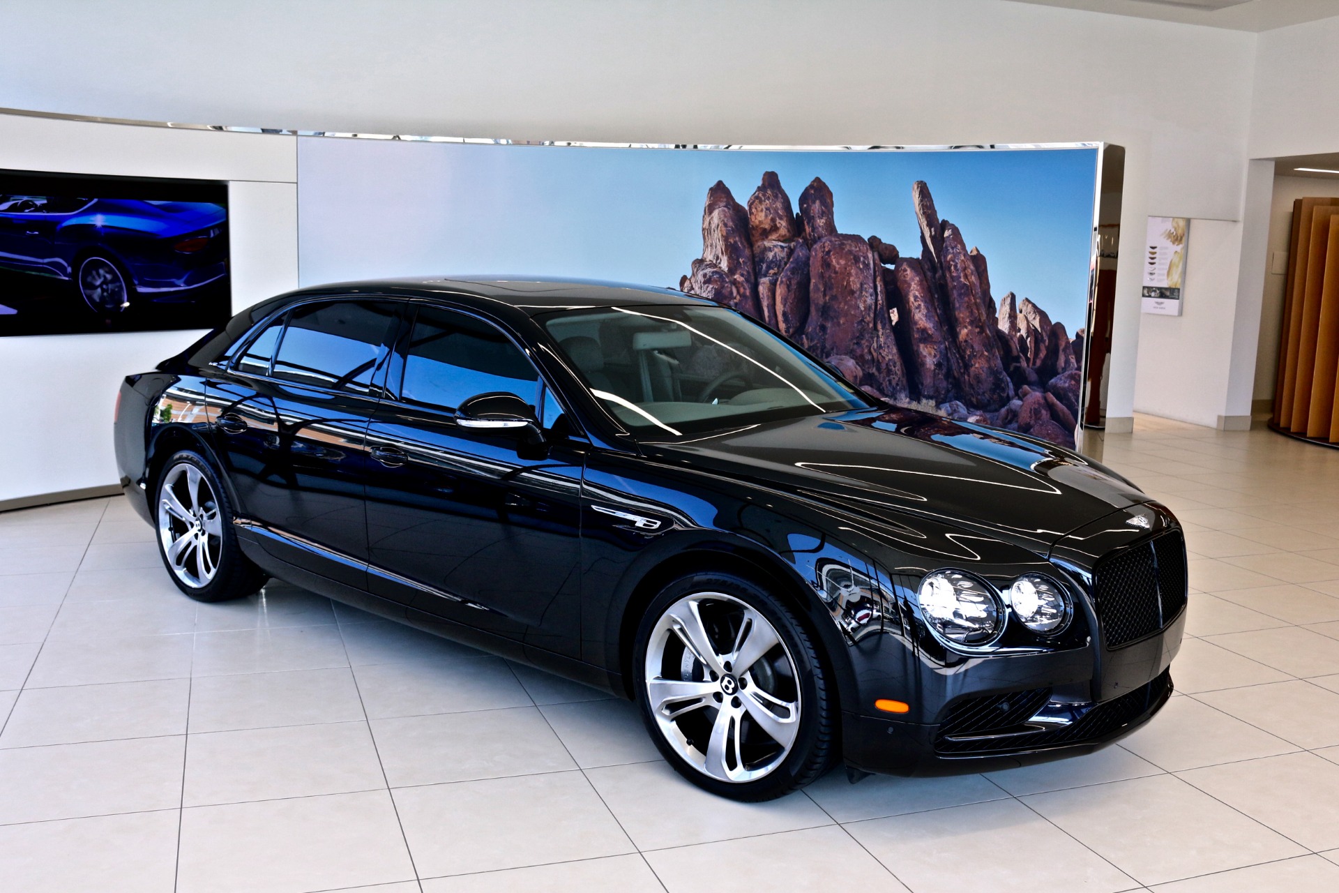 Bentley flying spur s