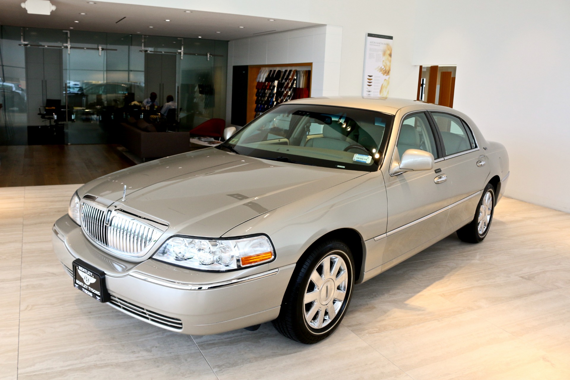 2009 Lincoln Town Car Signature Limited Stock P614771