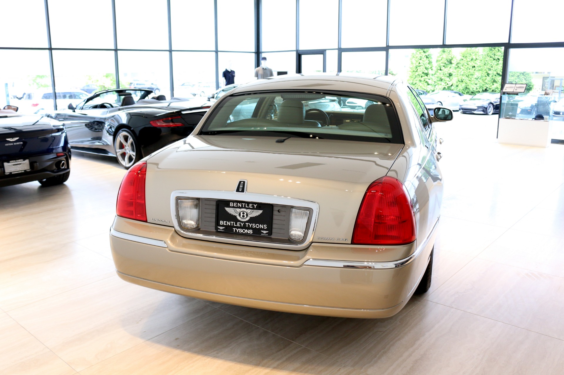 2009 Lincoln Town Car Signature Limited Stock P614771