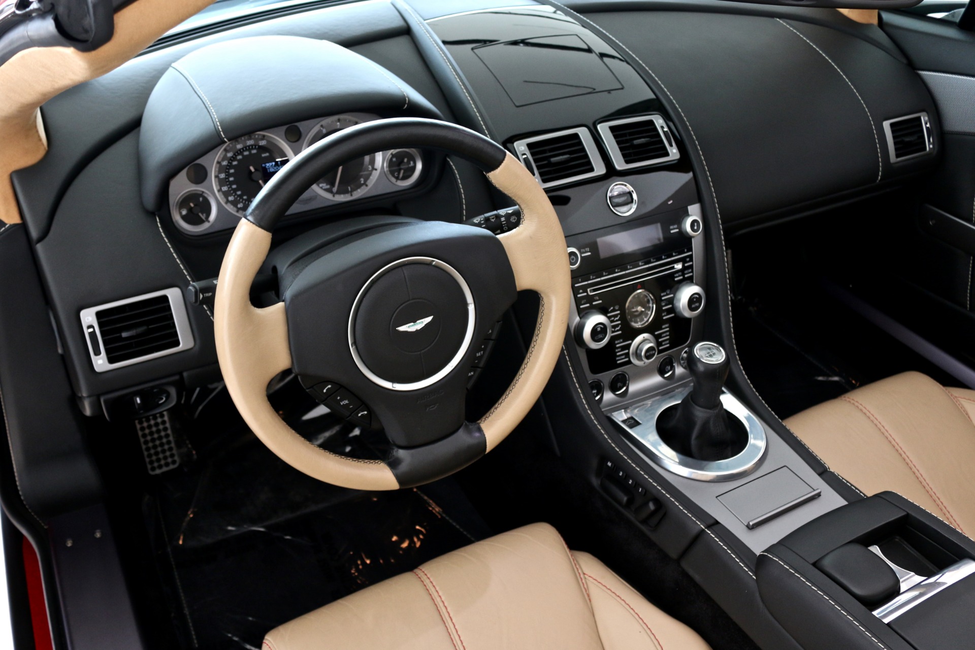 ASTON MARTIN カタログ Tongshengju Aston DBX707 (386PCS) Sports Car Building Blocks