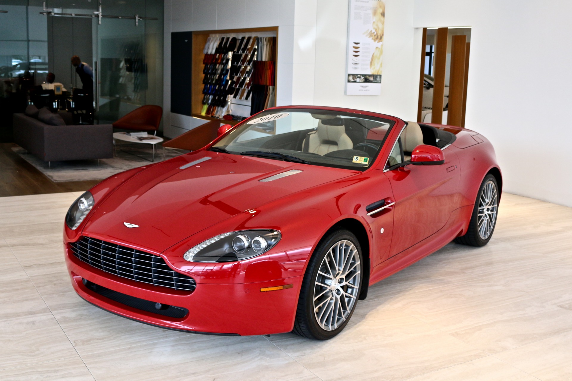 A Showstopper: 2010 Aston Martin V12 Vantage