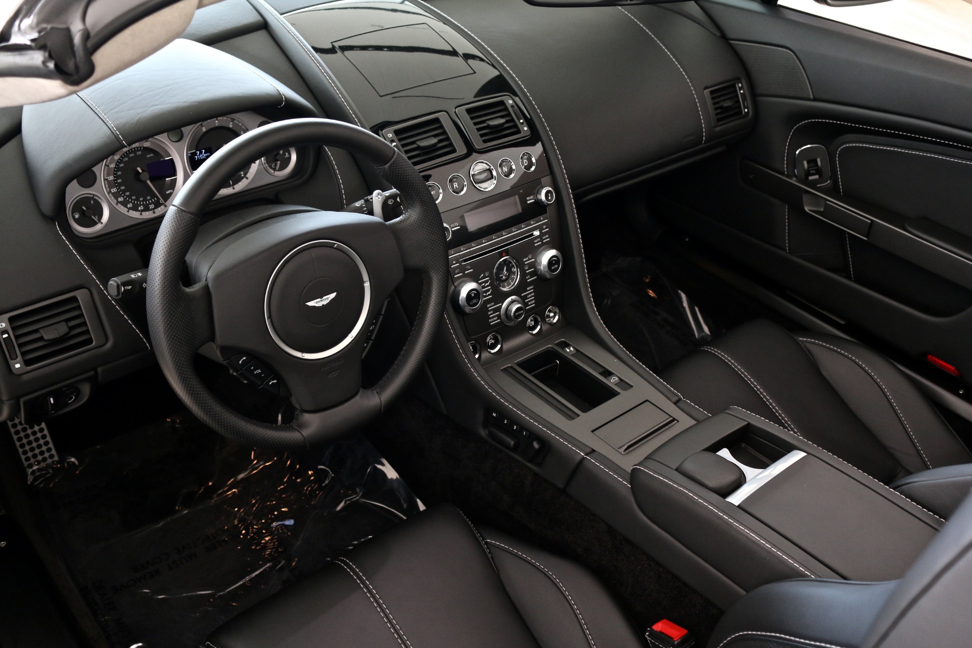 Aston Martin V8 Vantage Interior