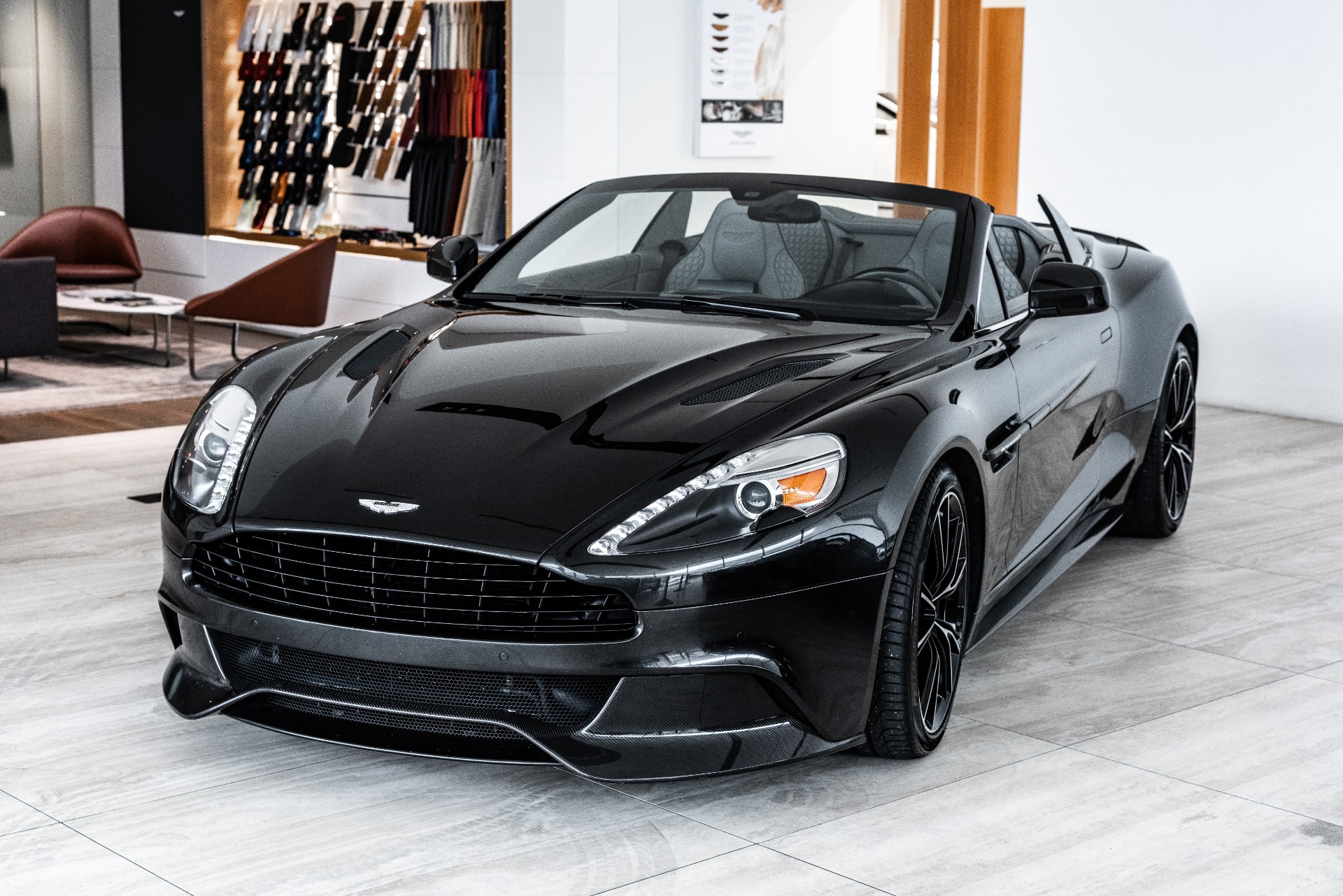 Aston Martin Vanquish 2020