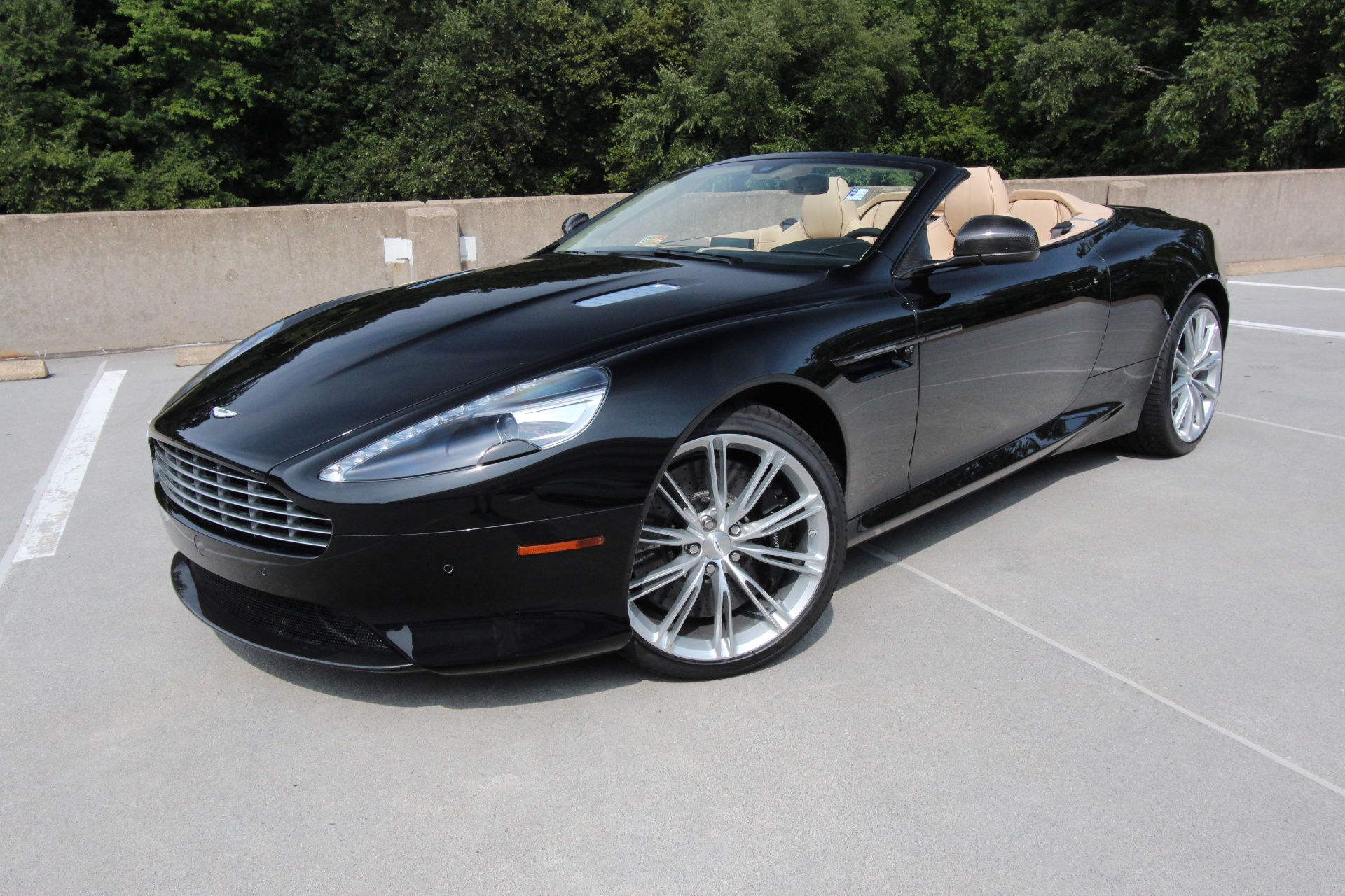 2015 Aston Martin DB9 Carbon Edition