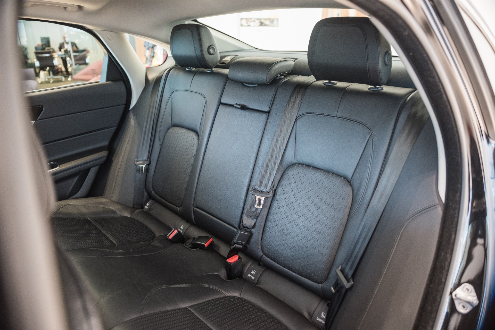 jaguar xf isofix