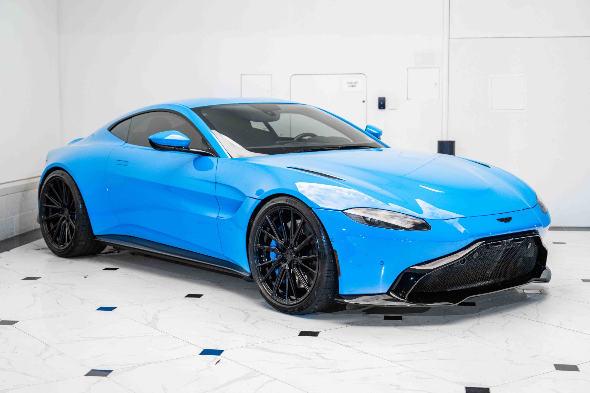 vantage v price