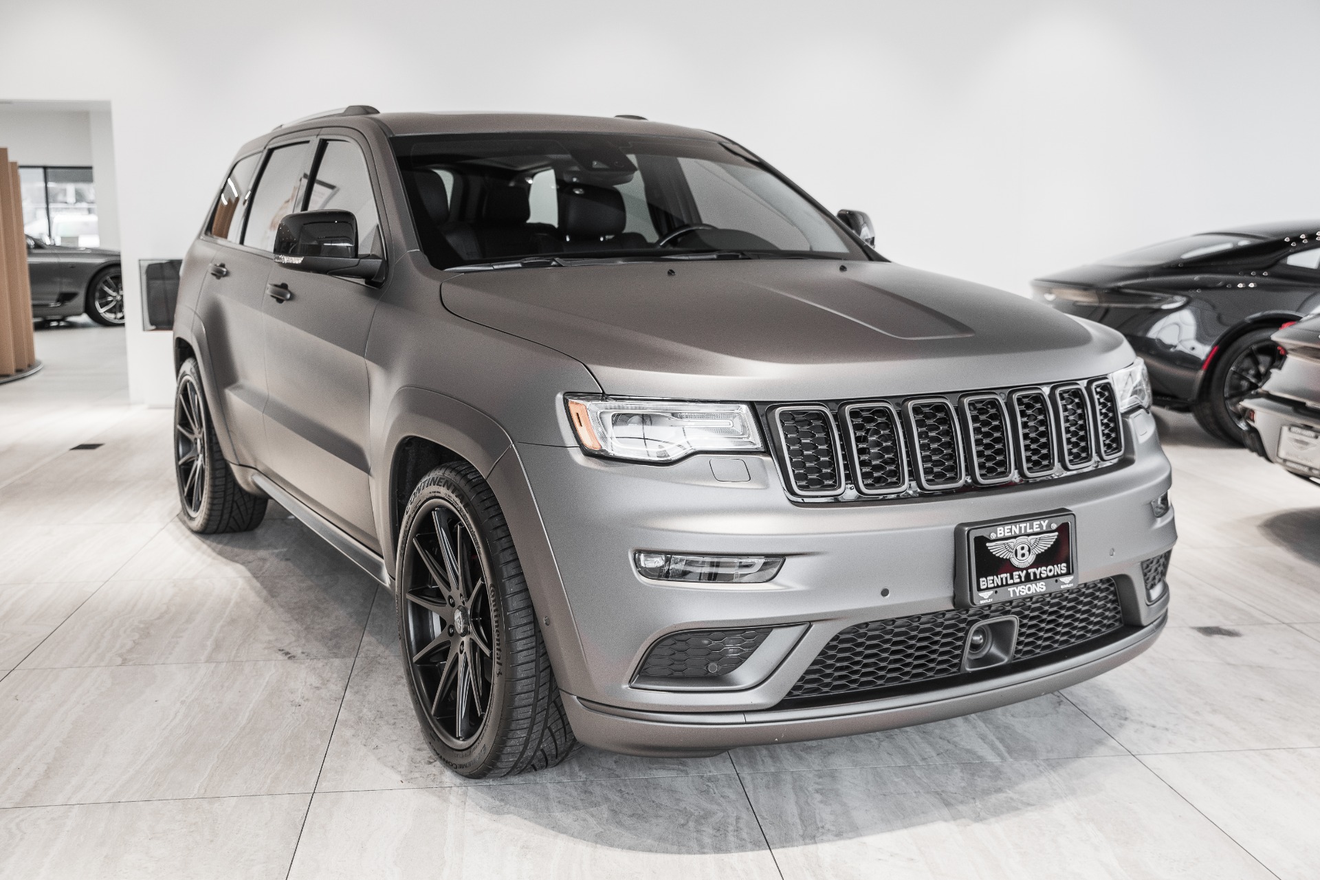 2 lcd monitors in jeep grand cherokee summit price
