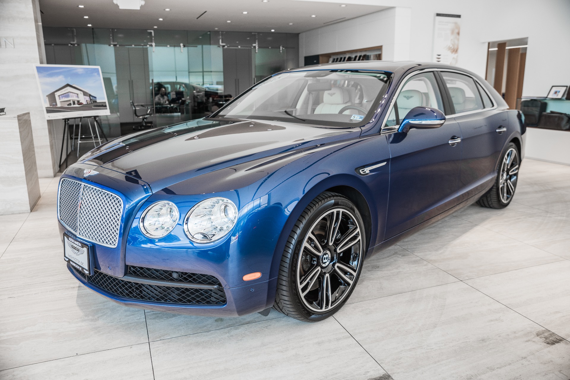 A Luxurious Ride: The 2015 Bentley Flying Spur V8