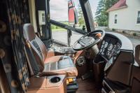 Used-2004-Amadas-Featherlite-MCI-E4500