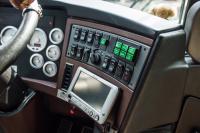 Used-2004-Amadas-Featherlite-MCI-E4500