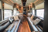 Used-2004-Amadas-Featherlite-MCI-E4500