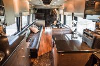 Used-2004-Amadas-Featherlite-MCI-E4500