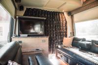 Used-2004-Amadas-Featherlite-MCI-E4500