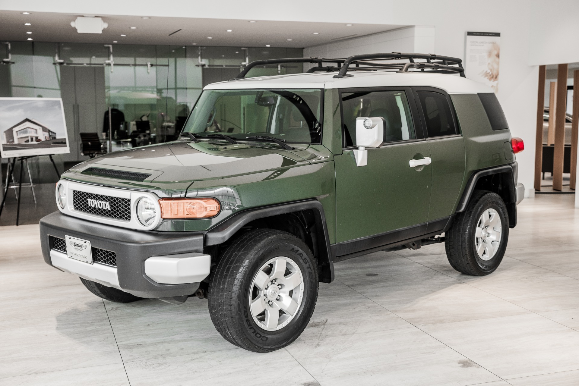 2010 Toyota FJ Cruiser Stock P092261 for sale near Ashburn, VA VA