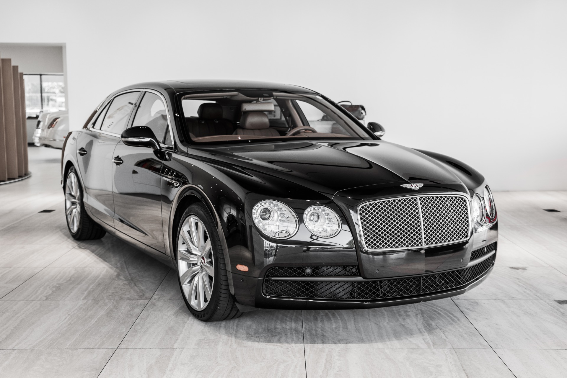 A Luxurious Ride: The 2015 Bentley Flying Spur V8