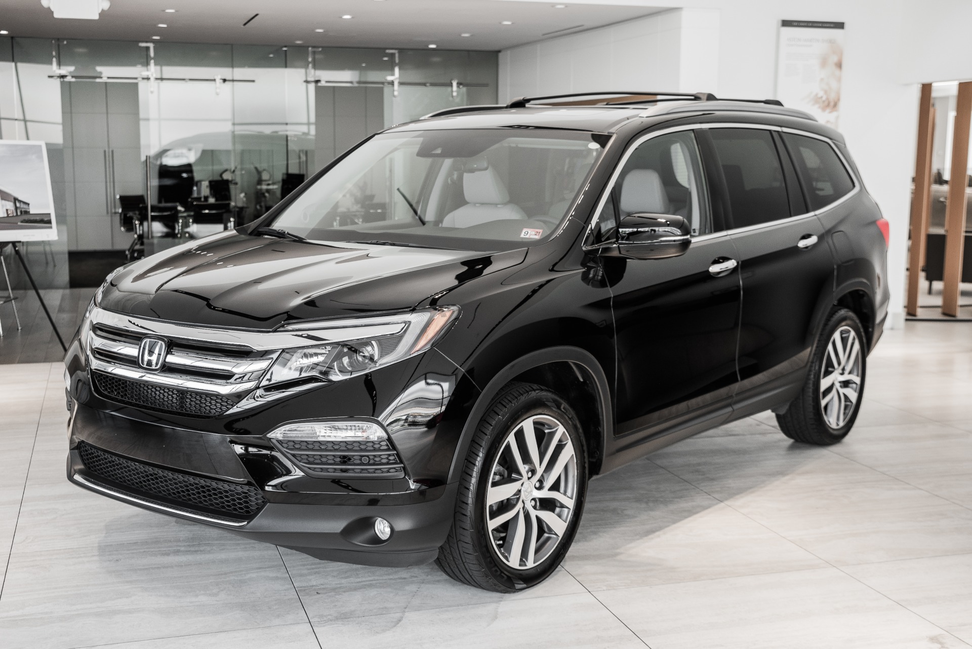 2017 Honda Pilot Touring Stock P042532 for sale near Ashburn, VA VA