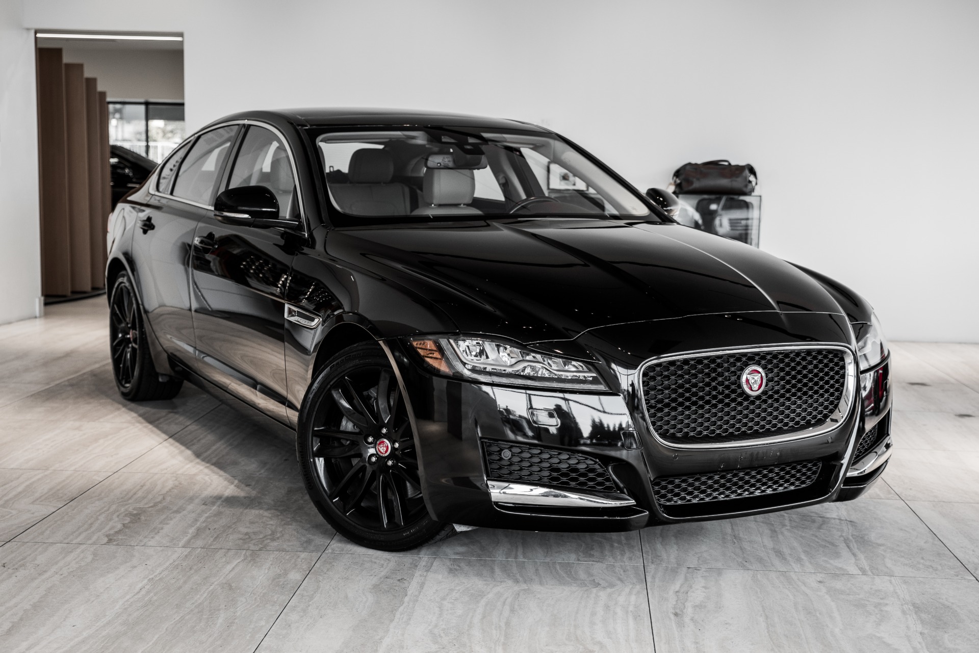 2017 Jaguar XF 35t Prestige Stock PY40963 for sale near Vienna, VA
