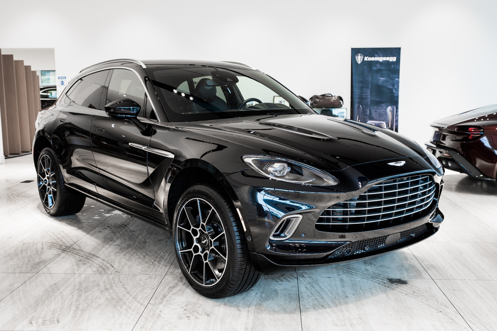 Aston Martin DBX セーフティカー 2021 2021 Aston Martin DBX First Drive Review