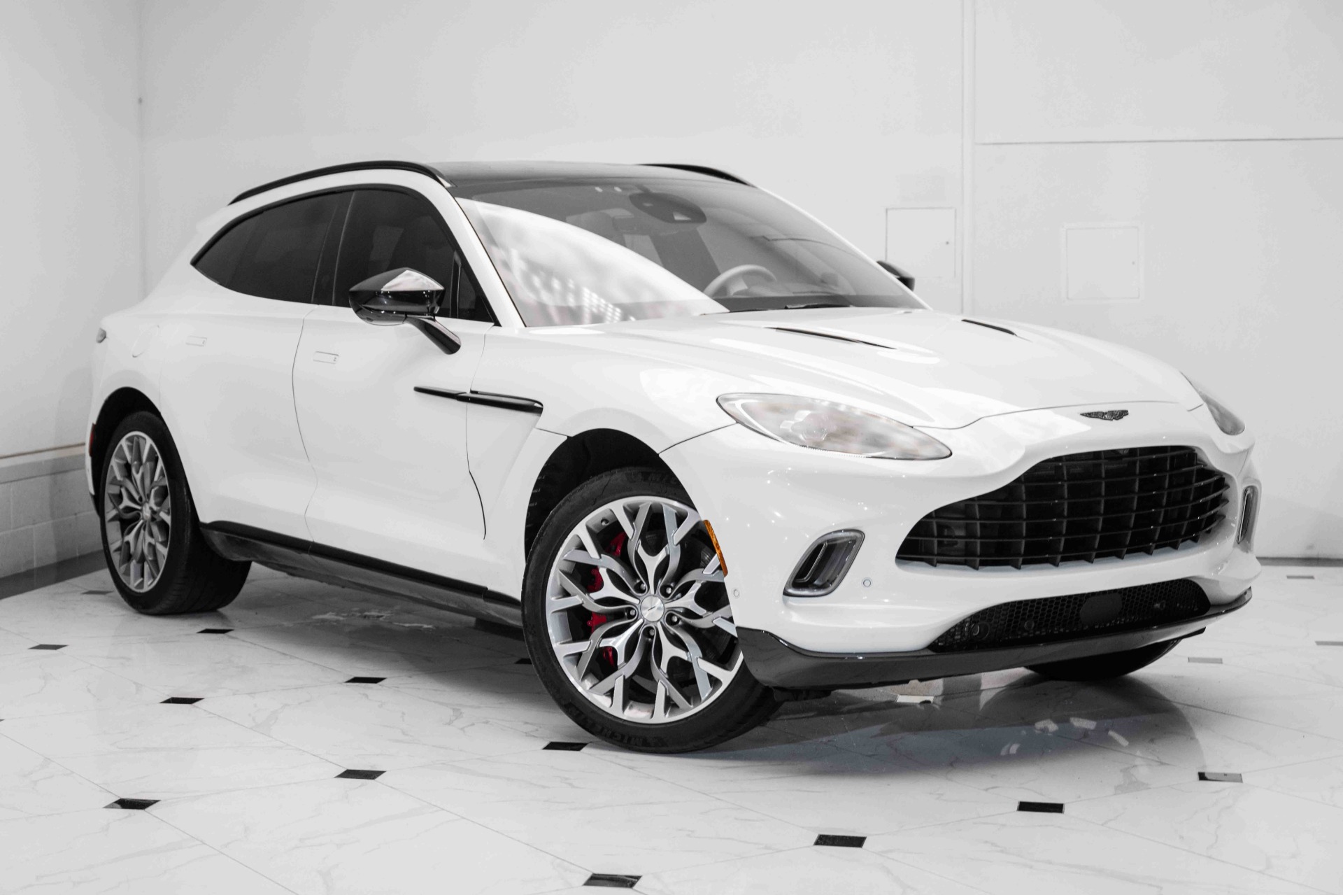 Aston Martin DBX セーフティカー 2021 No Reserve: 2021 Aston Martin DBX for sale on BaT Auctions