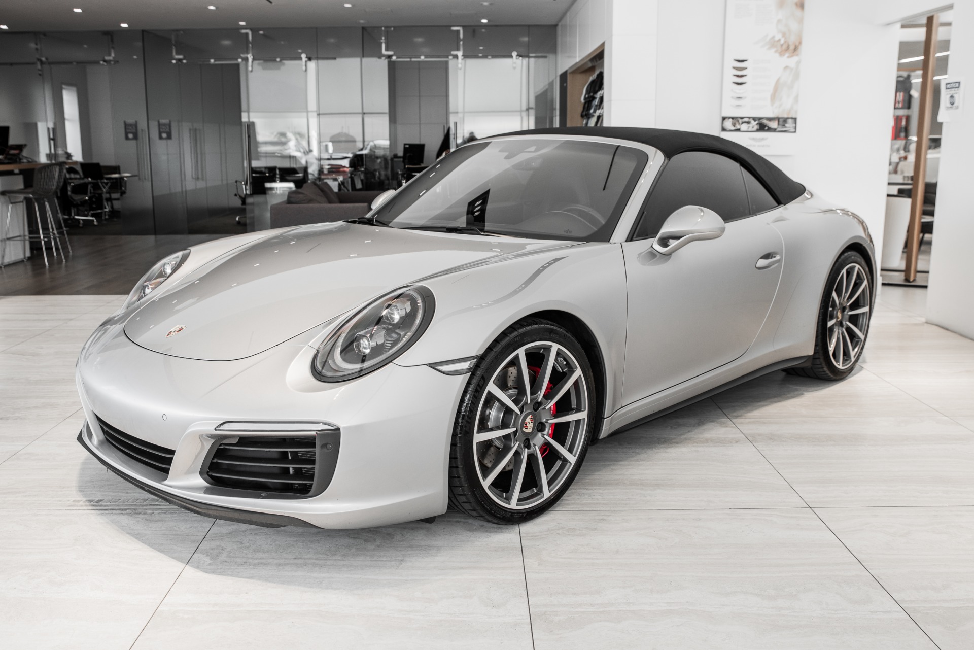 Used-2018-Porsche-911