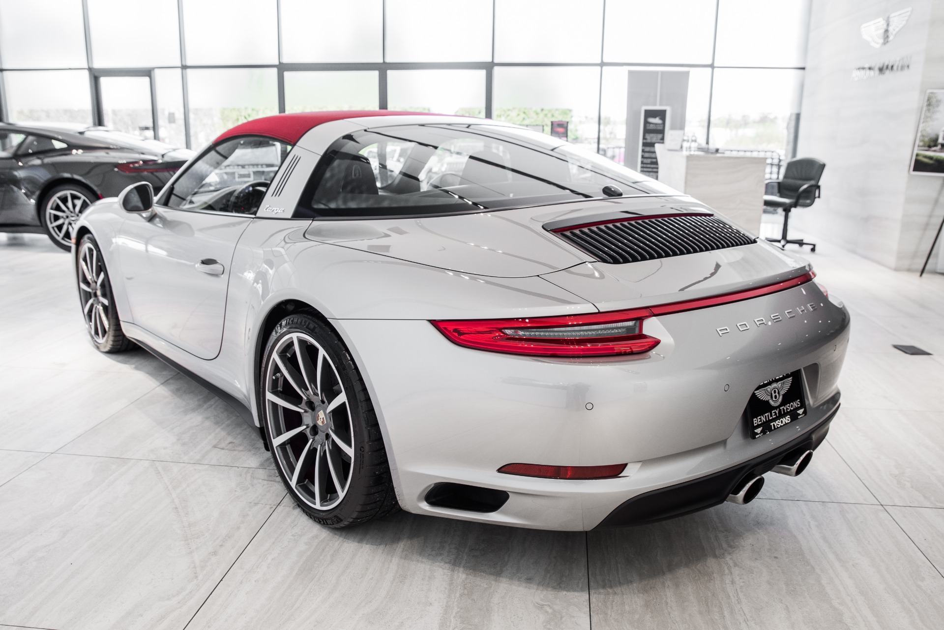 Used-2019-Porsche-911-Targa-4S