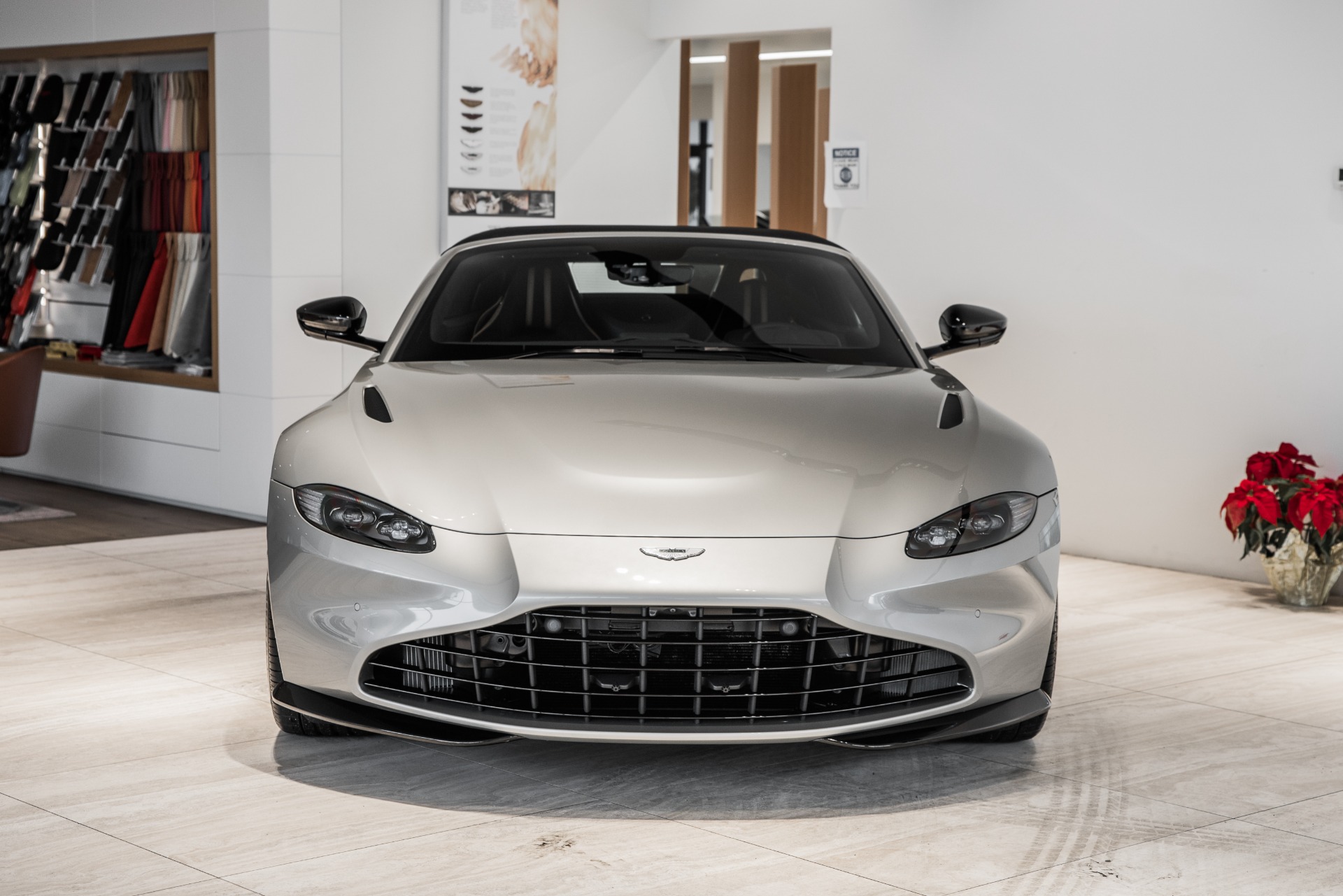 New-2022-Aston-Martin-Vantage