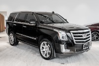 Used-2017-Cadillac-Escalade-Premium-Luxury