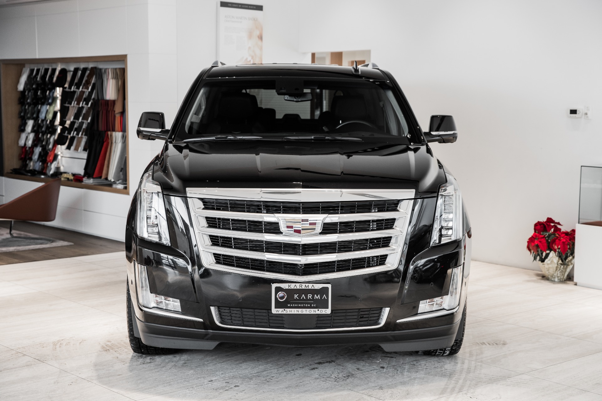 Used-2017-Cadillac-Escalade-Premium-Luxury