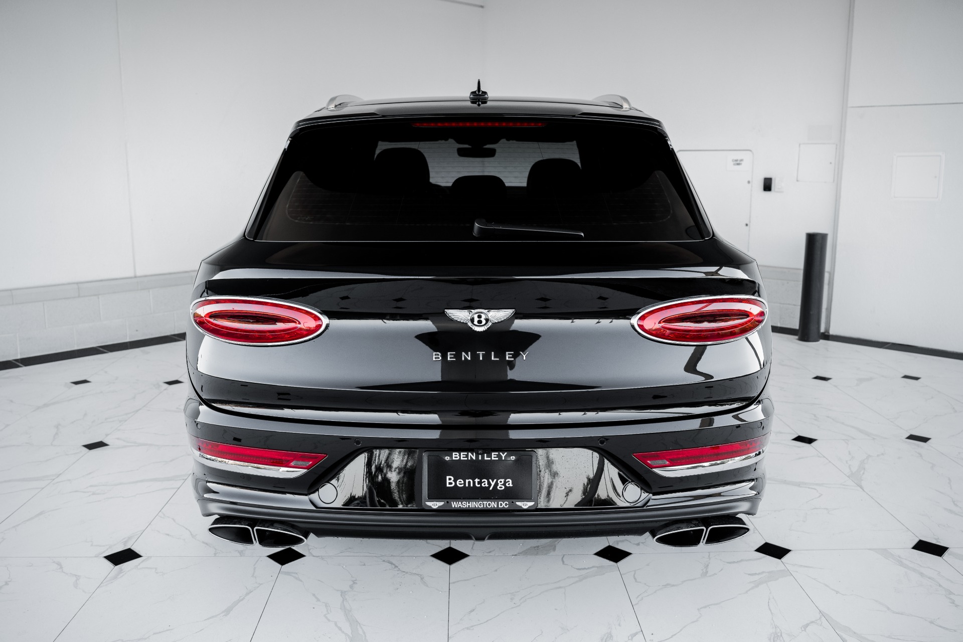 Used-2022-Bentley-BENTAYGA-V8