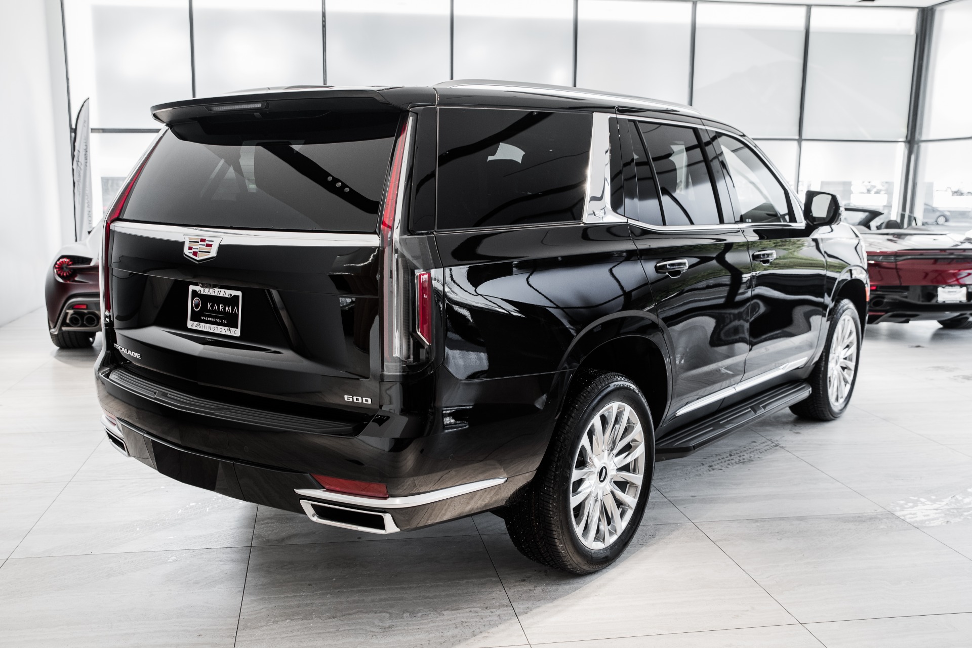 Used-2022-Cadillac-Escalade-Premium-Luxury