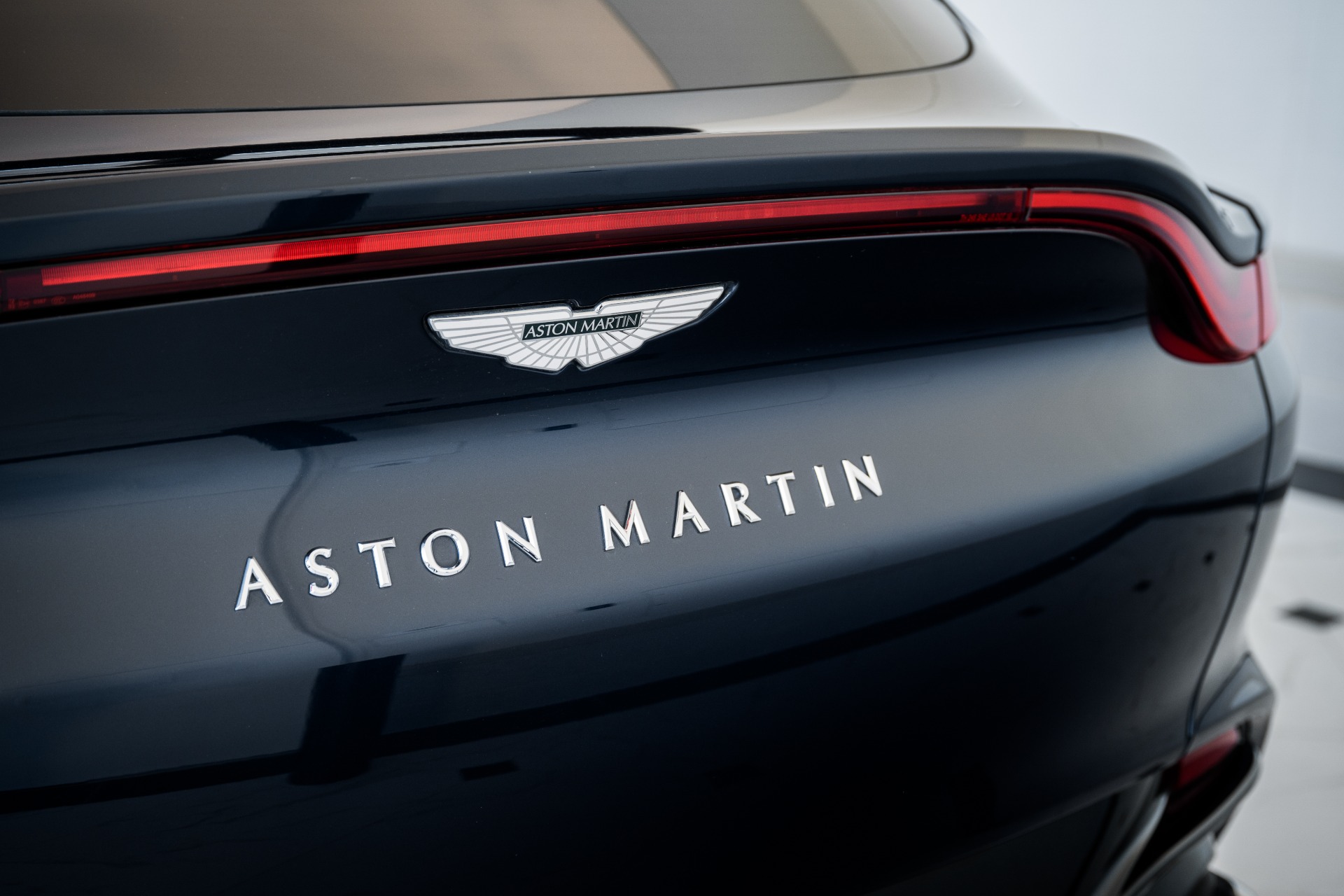 Used-2021-Aston-Martin-DBX