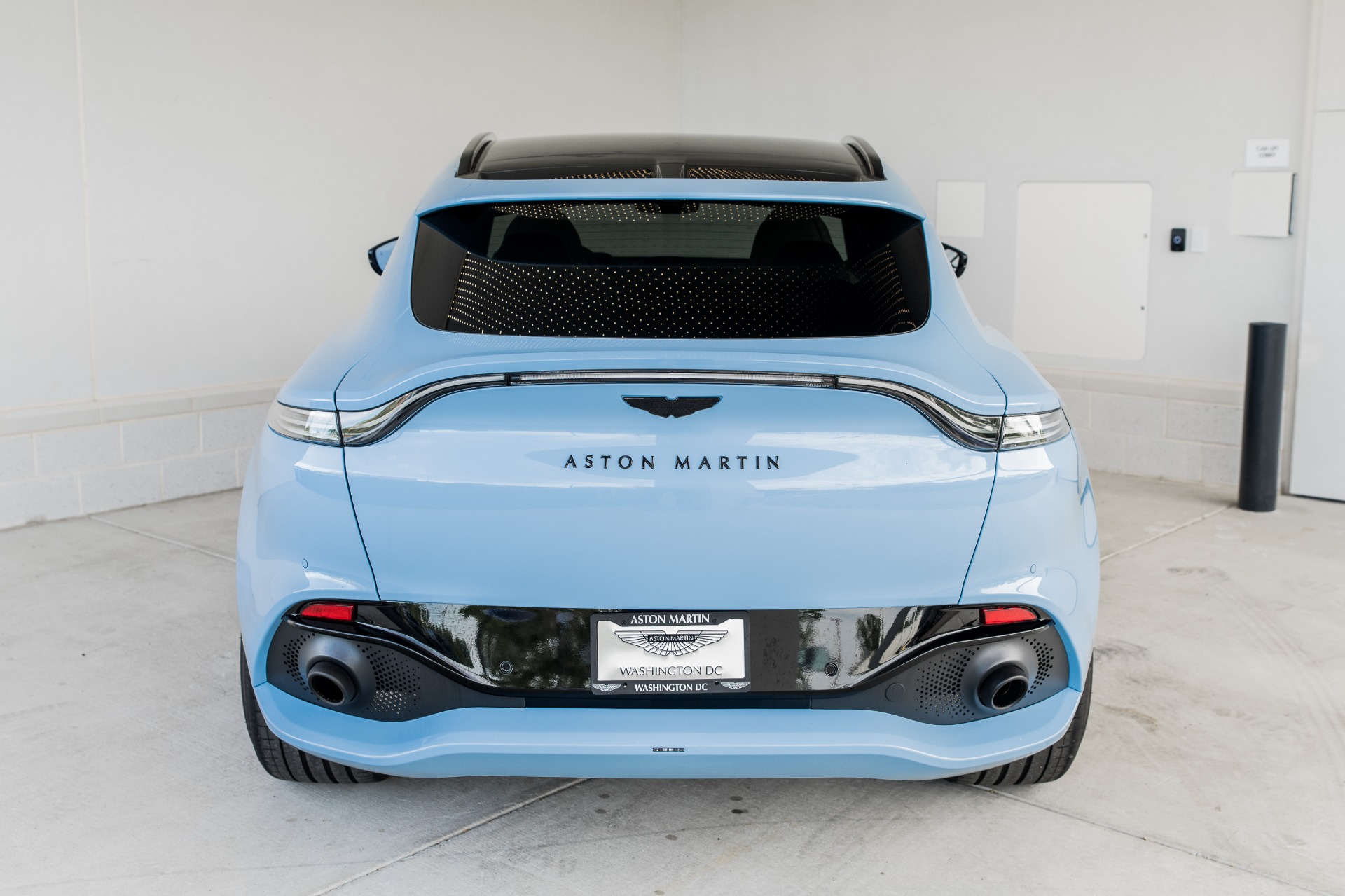 New-2022-Aston-Martin-DBX
