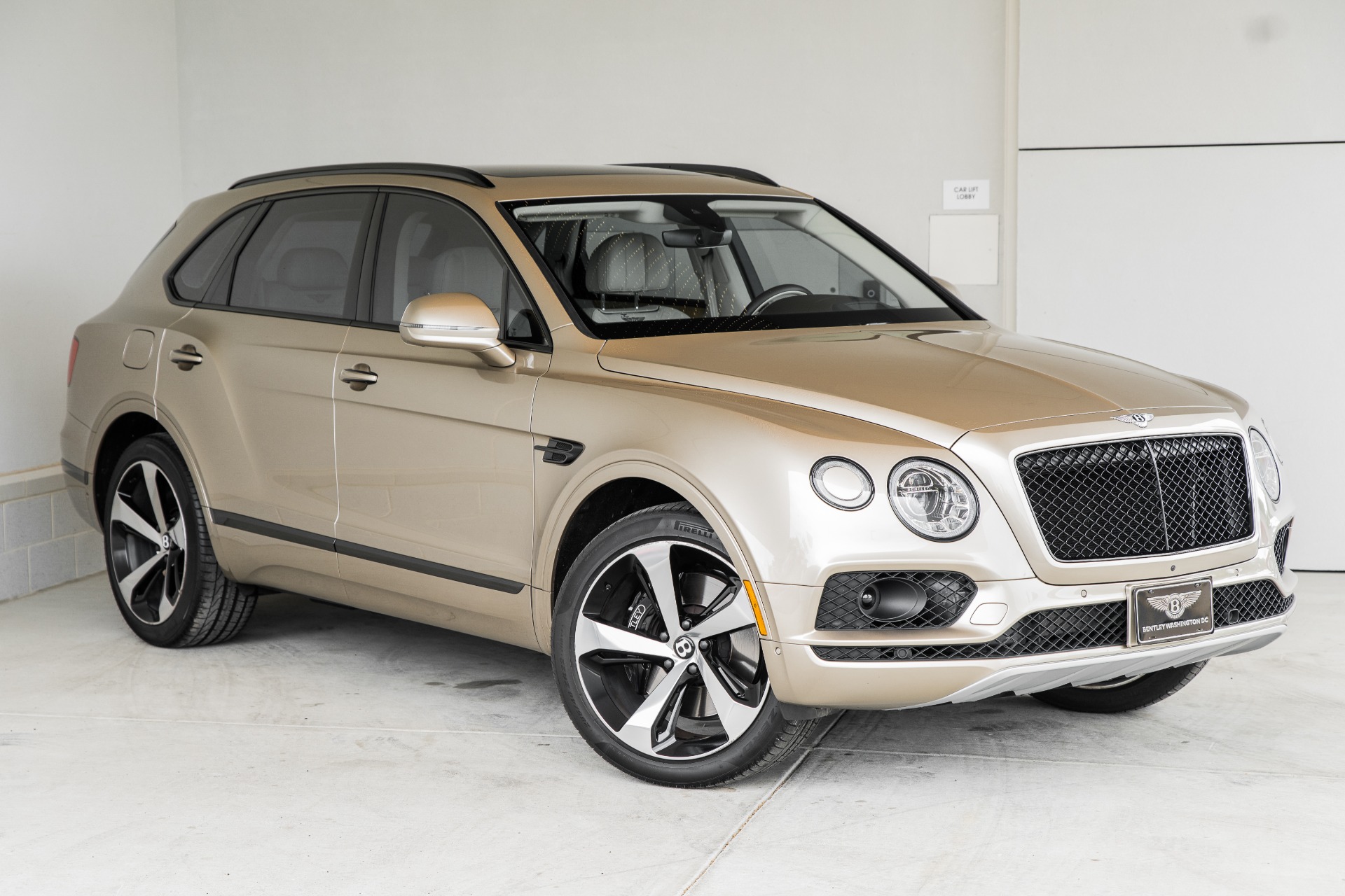 2019 Bentley Bentayga V8 Stock 22N014539A for sale near Ashburn, VA
