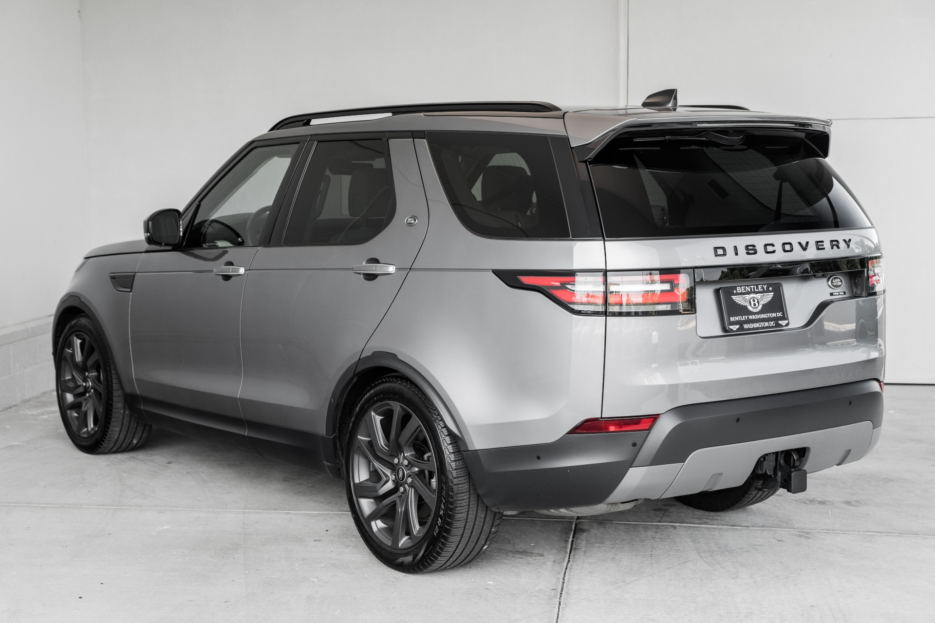 Used-2020-Land-Rover-Discovery-HSE-Luxury