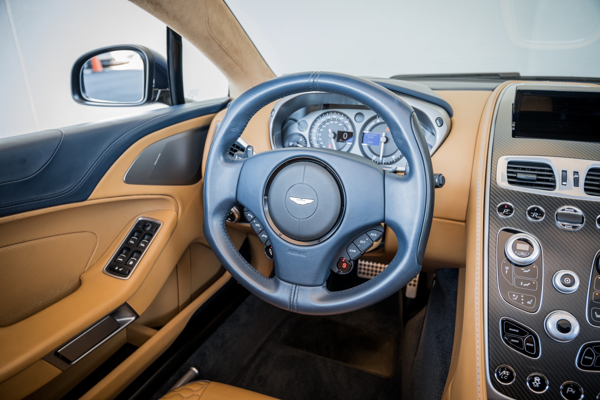 Used-2014-Aston-Martin-Vanquish-Volante
