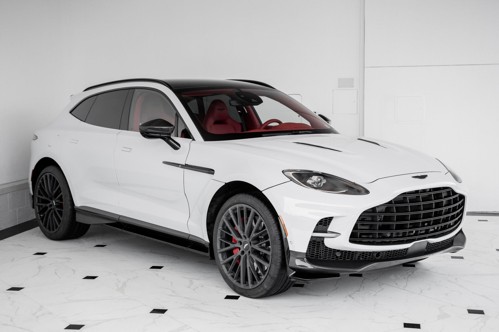 Used-2023-Aston-Martin-DBX-707 