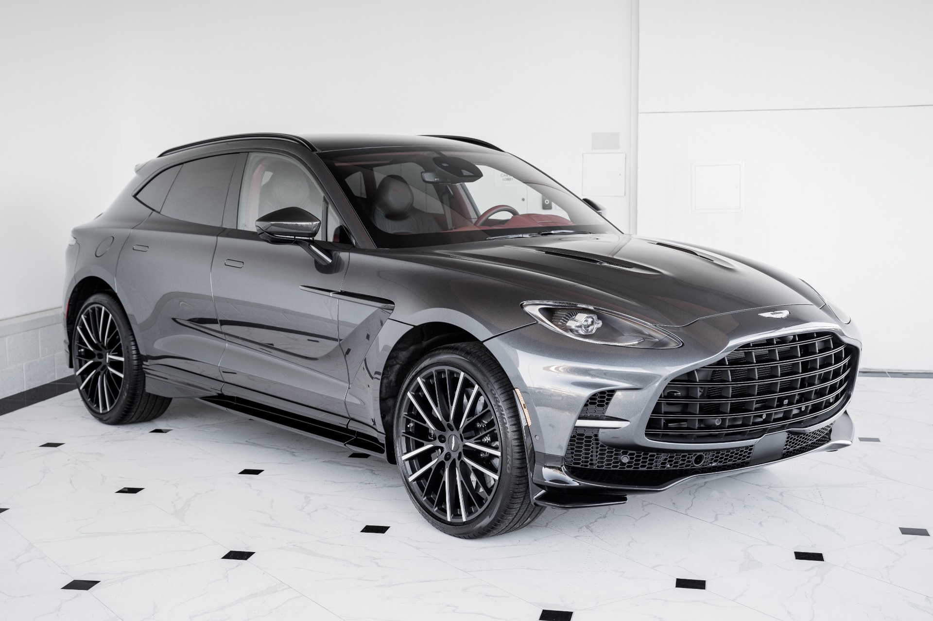 Geana　DBC-VK122　DBX-J123 New-2023-Aston-Martin-DBX-707-