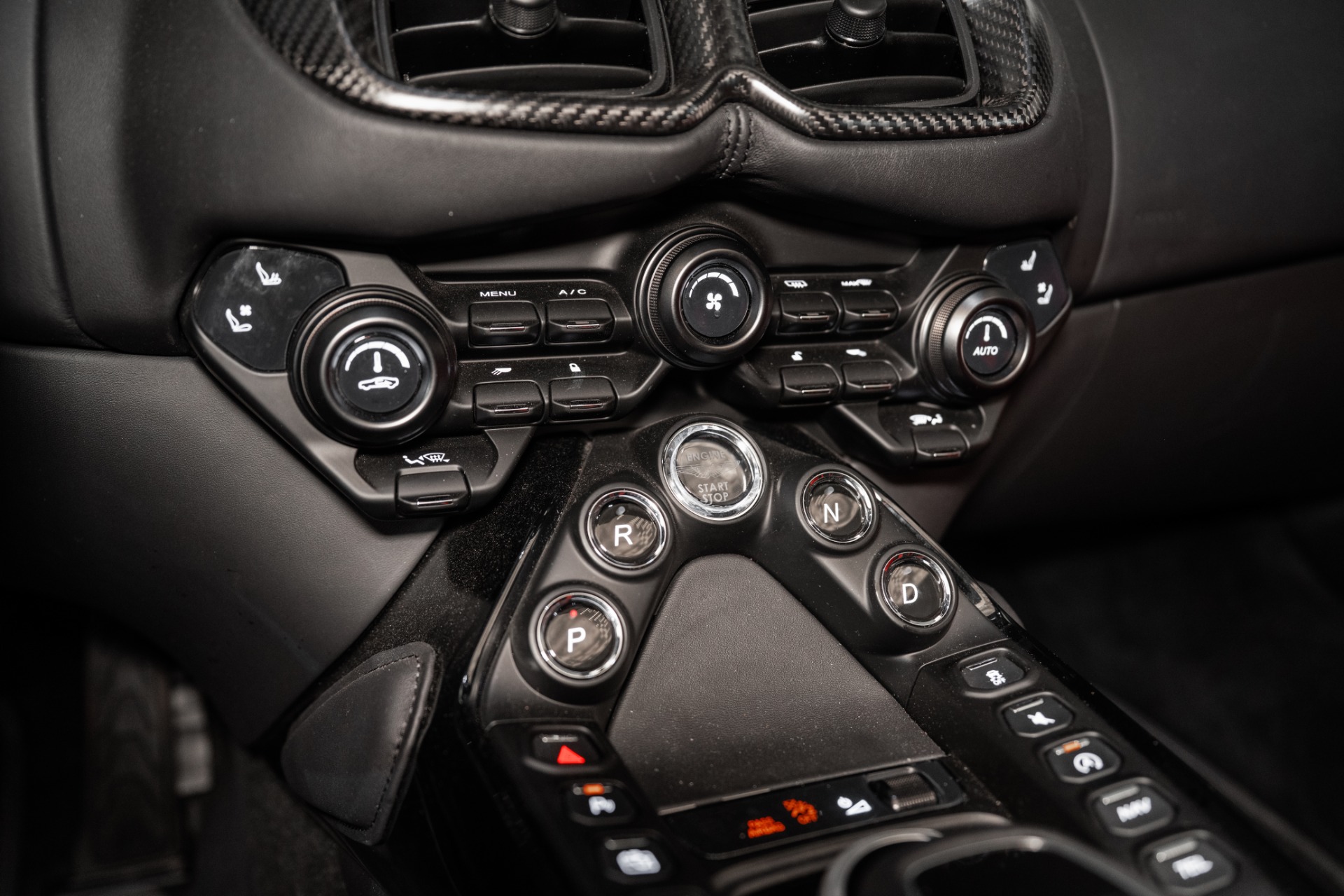 新車外し　Aston Martin Vantage Display Unit Used 2023 Aston Martin Vantage V8 Convertible For Sale | Aston
