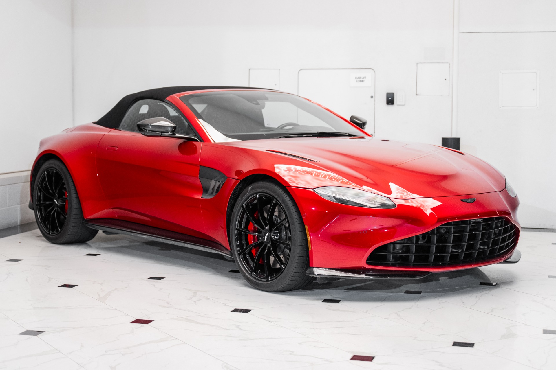 新車外し　Aston Martin Vantage Display Unit Used 2023 Aston Martin Vantage V8 Convertible For Sale | Aston