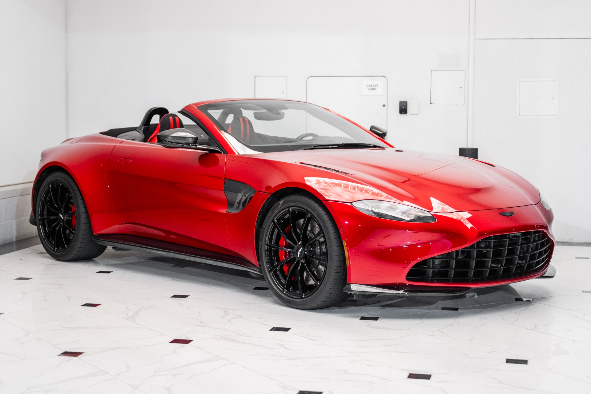 新車外し　Aston Martin Vantage Display Unit Used 2023 Aston Martin Vantage V8 Convertible For Sale ($1,195