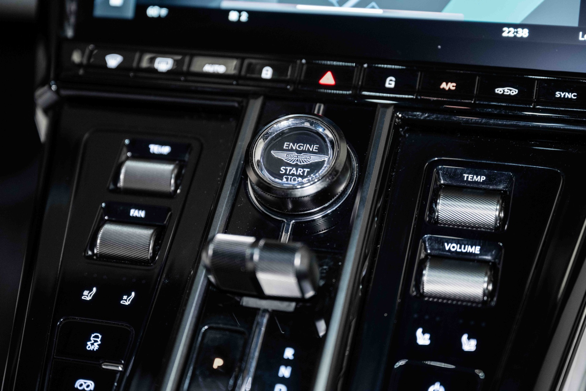 新車外し　Aston Martin Vantage Display Unit New 2025 Aston Martin VANTAGE For Sale | Aston Martin Washington