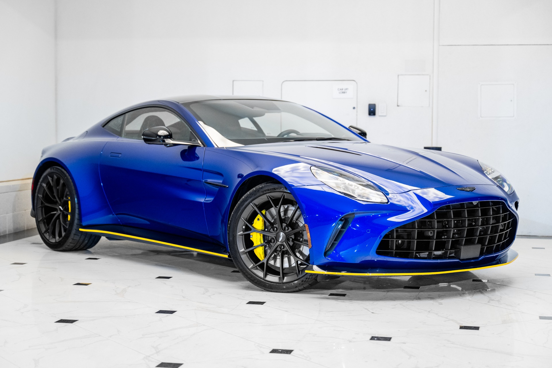 New-2025-Aston-Martin-Vantage-