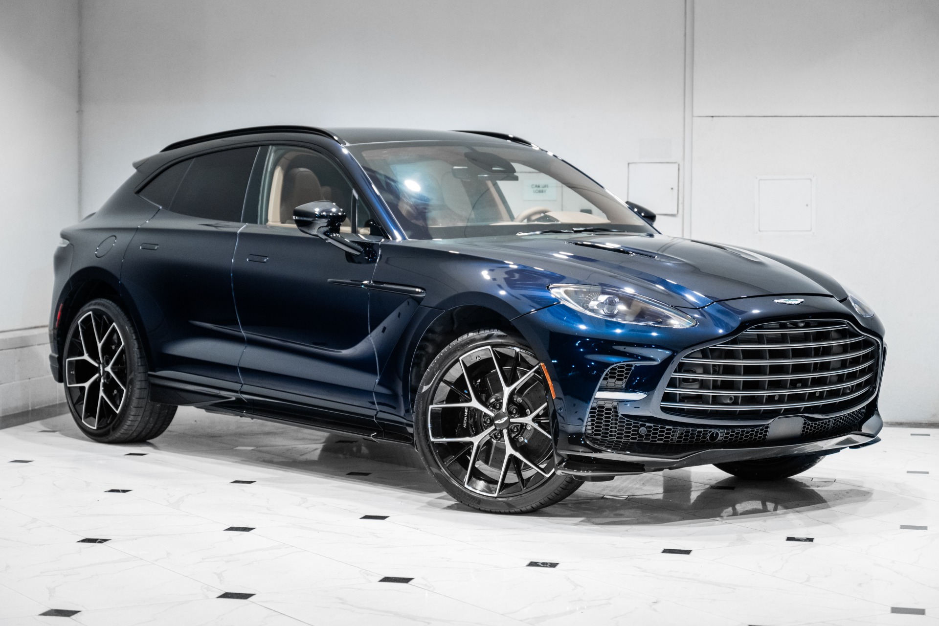 New-2026-Aston-Martin-DBX-707-