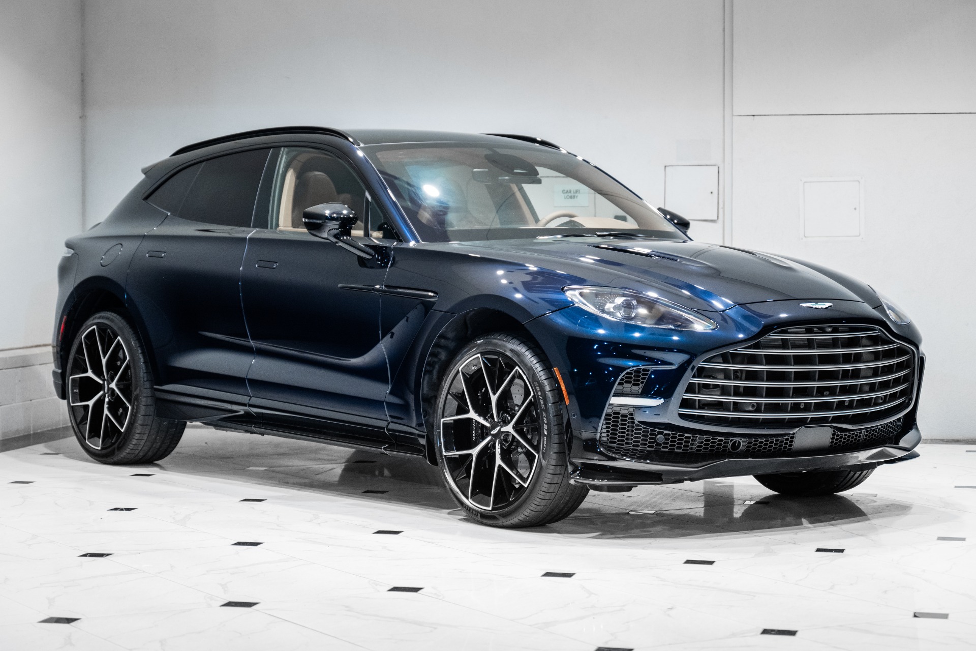 Aston 3　その他オマケ New 2026 Aston Martin DBX 707 For Sale | Aston Martin Washington