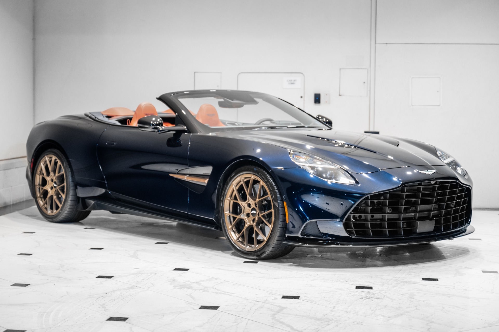 New 2026 Aston Martin Vanquish Volante Thrillseeker Edition (1 of
